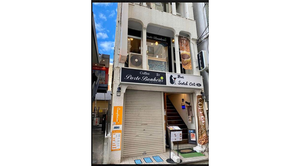 平塚駅徒歩1分　駅から出てすぐの内装美麗なカフェ居抜き店舗